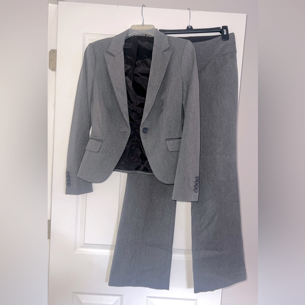 Women’s Gray Suit Blazer and Pants Set